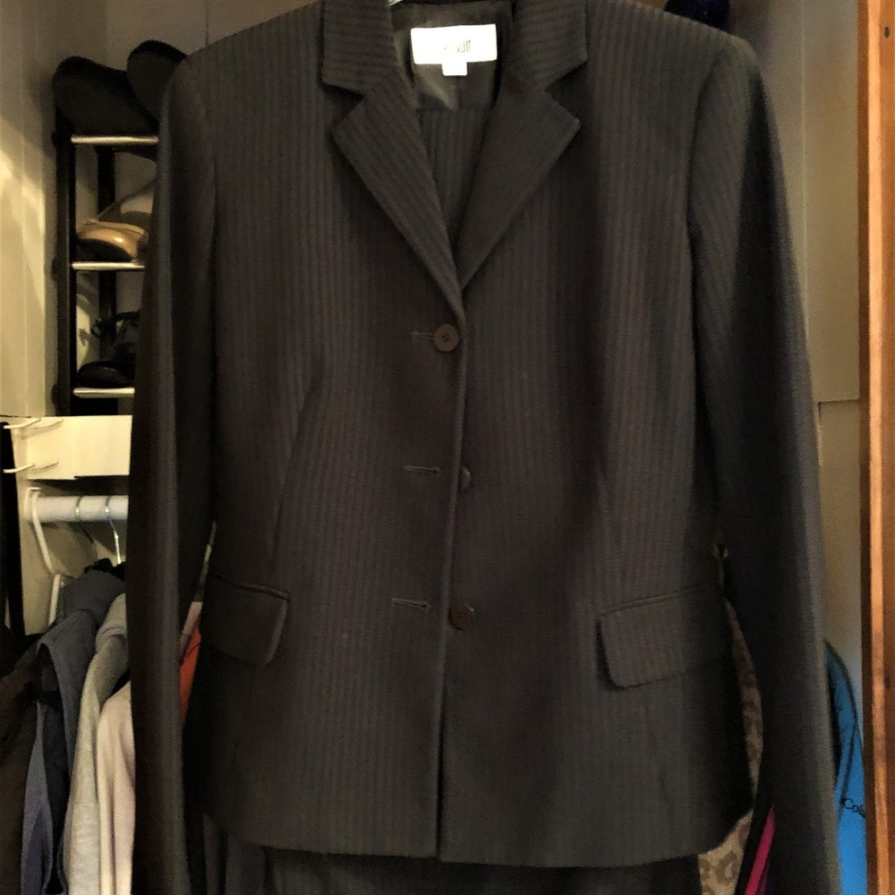 Le Suit striped pants suit